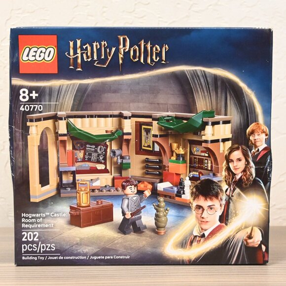 Lego Harry Potter Hogwarts Castle: Room of Requirement (40770) - Picture 2 of 6